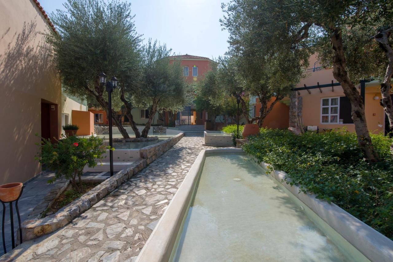 Stefan Village Hotel Agia Marina  Bagian luar foto